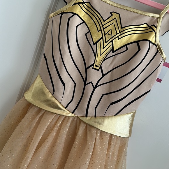 Wonder Woman Costume size S 6-6X - Picture 3 of 5